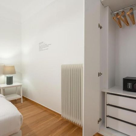 Vibrant Urban Getaway: Modern 1-Bedroom Near Bars, Parks, And Metro 아테네 외부 사진