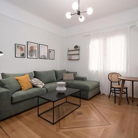Vibrant Urban Getaway: Modern 1-Bedroom Near Bars, Parks, And Metro 아테네 외부 사진