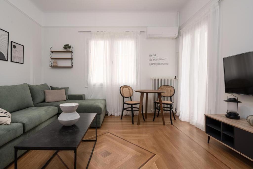 Vibrant Urban Getaway: Modern 1-Bedroom Near Bars, Parks, And Metro 아테네 외부 사진